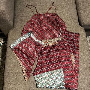 Victoria’s Secret Pajama Set w/shorts and pants, New